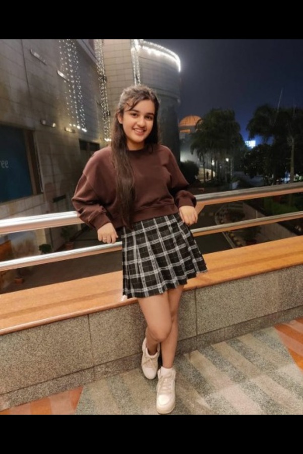 female call girl in Mayur Vihar